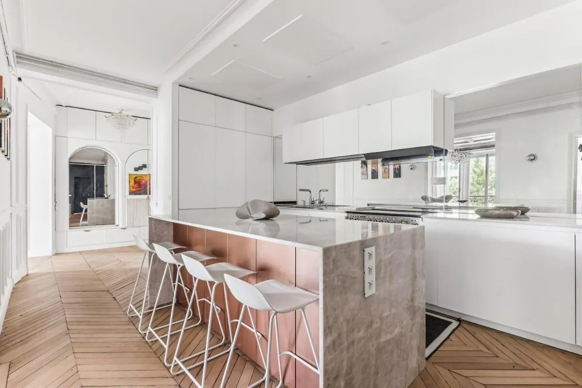 Le Palace Sacre Coeur By Ecoflats Paris